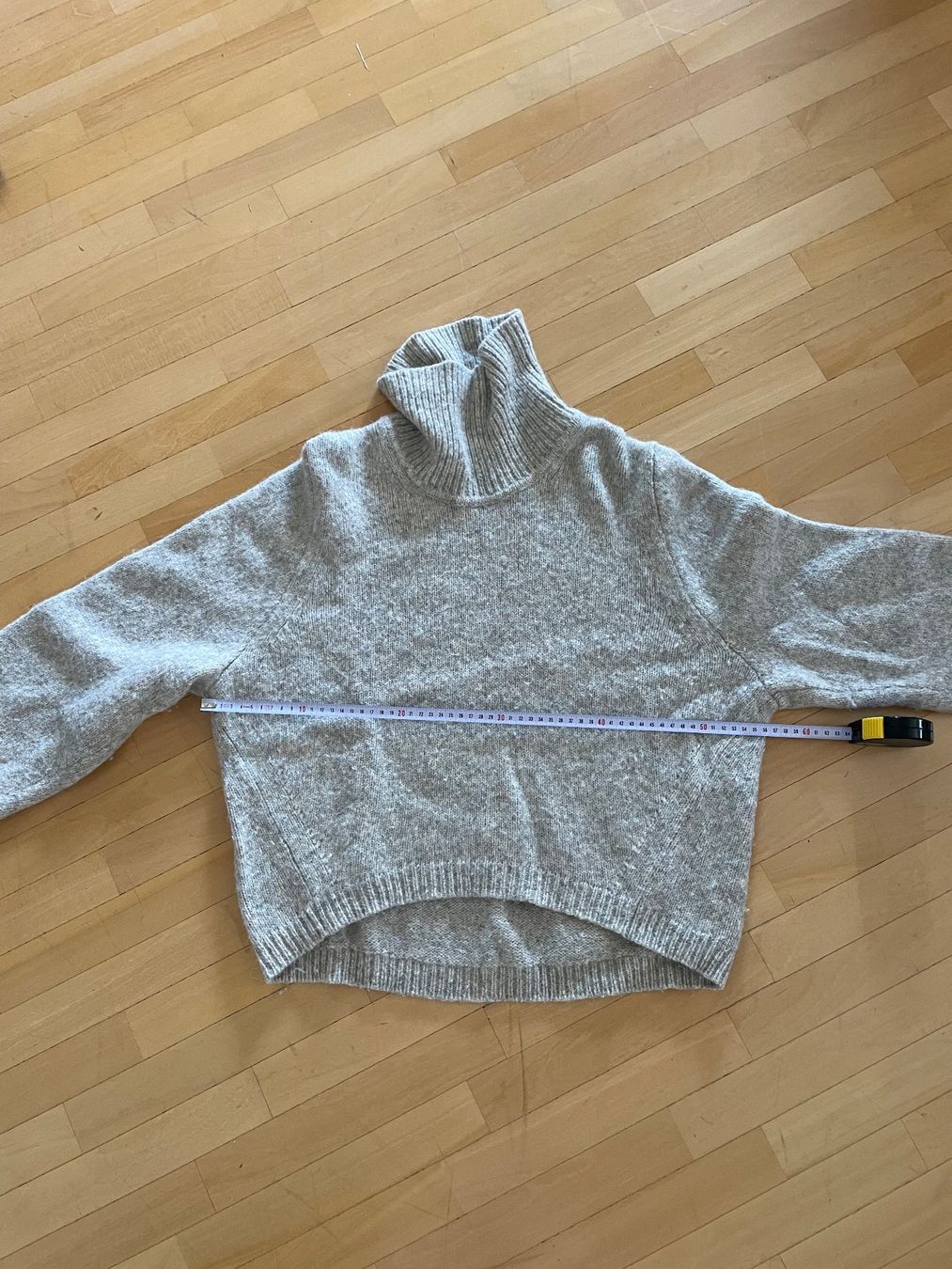 Maglioni & Felpe: Totême pullover oversize – Usato da Breganzona venduto da Madame65 6