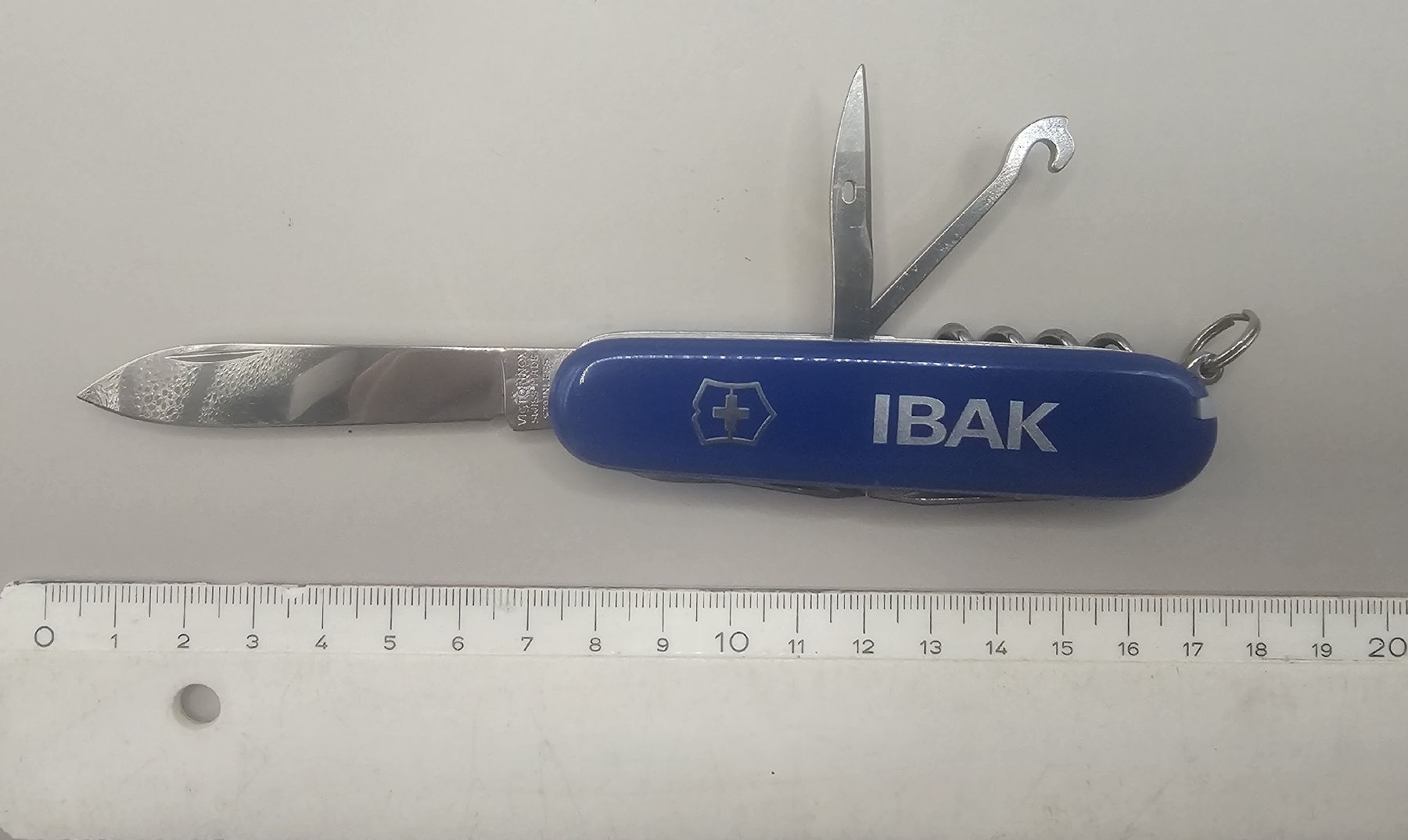 Victorinox Taschenmesser: couteau Taschenmesser publicitaire IBAK – Gebraucht aus Pampigny von Calypso06 2
