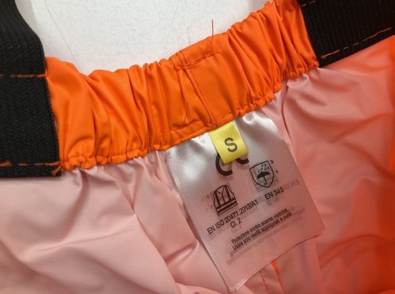 Hosen: Regenhosen mit Träger Gr. M – Neu und originalverpackt aus Kehrsatz von lar_fsw9 3