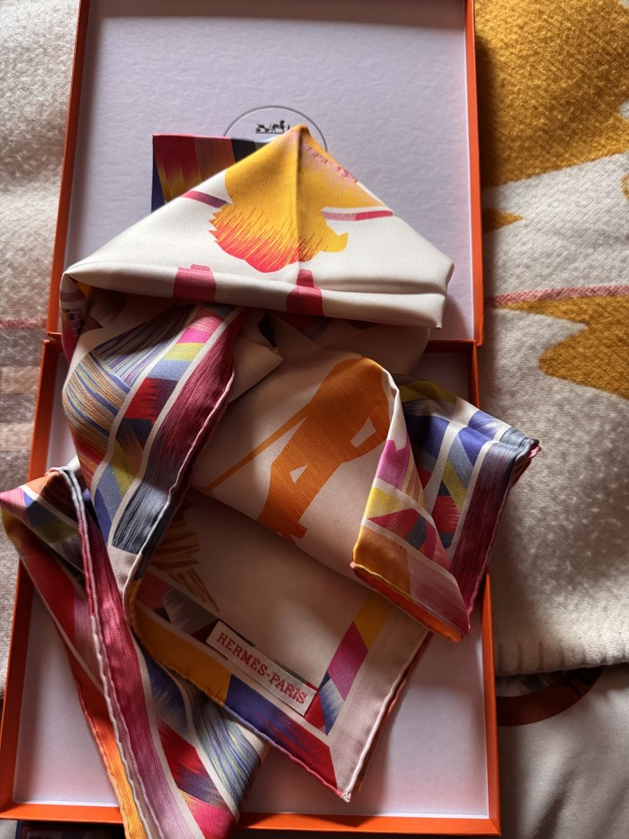 Hermès Foulard & Sciarpe: Hermès Marble Wow – Nuovo e nell'imballaggio originale da Genève venduto da Allisgood 1