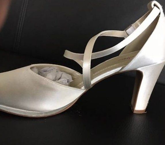 Rainbow Club Damen Brautschuh Olaila – Elfenbein Satin, 7.5 Cm Absatz, Mit Kreuzbändchen, Bequem & Elegant
