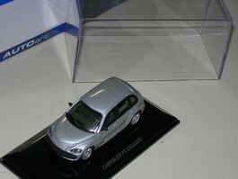 Chrysler PT Cruiser 2001 silber *  AUTOart 1:64