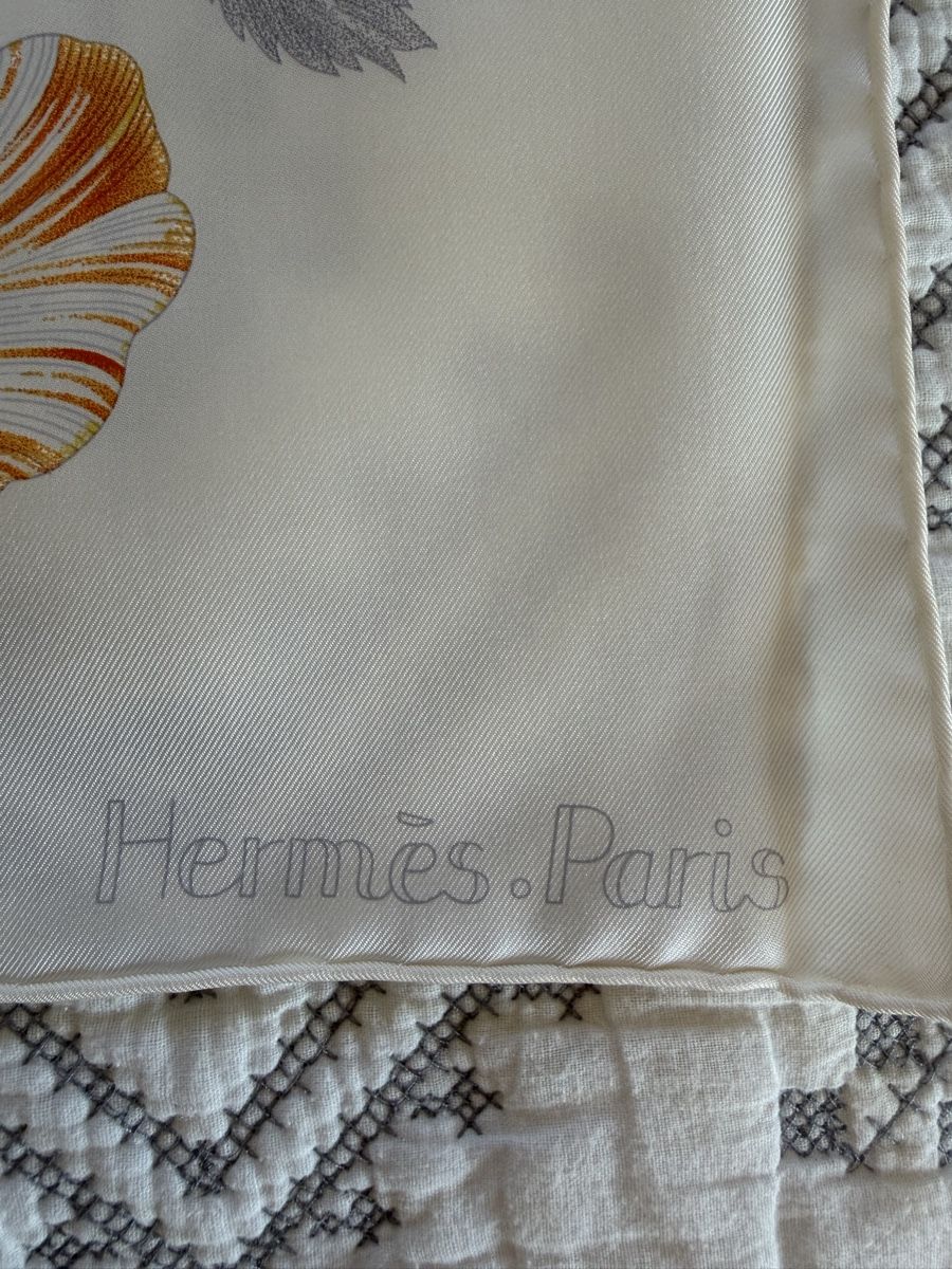 Hermès Foulards & écharpes: Carré Hermès 90 Tulipomanie – Neuf avec emballage d'origine à Founex par dom_bgr7 1