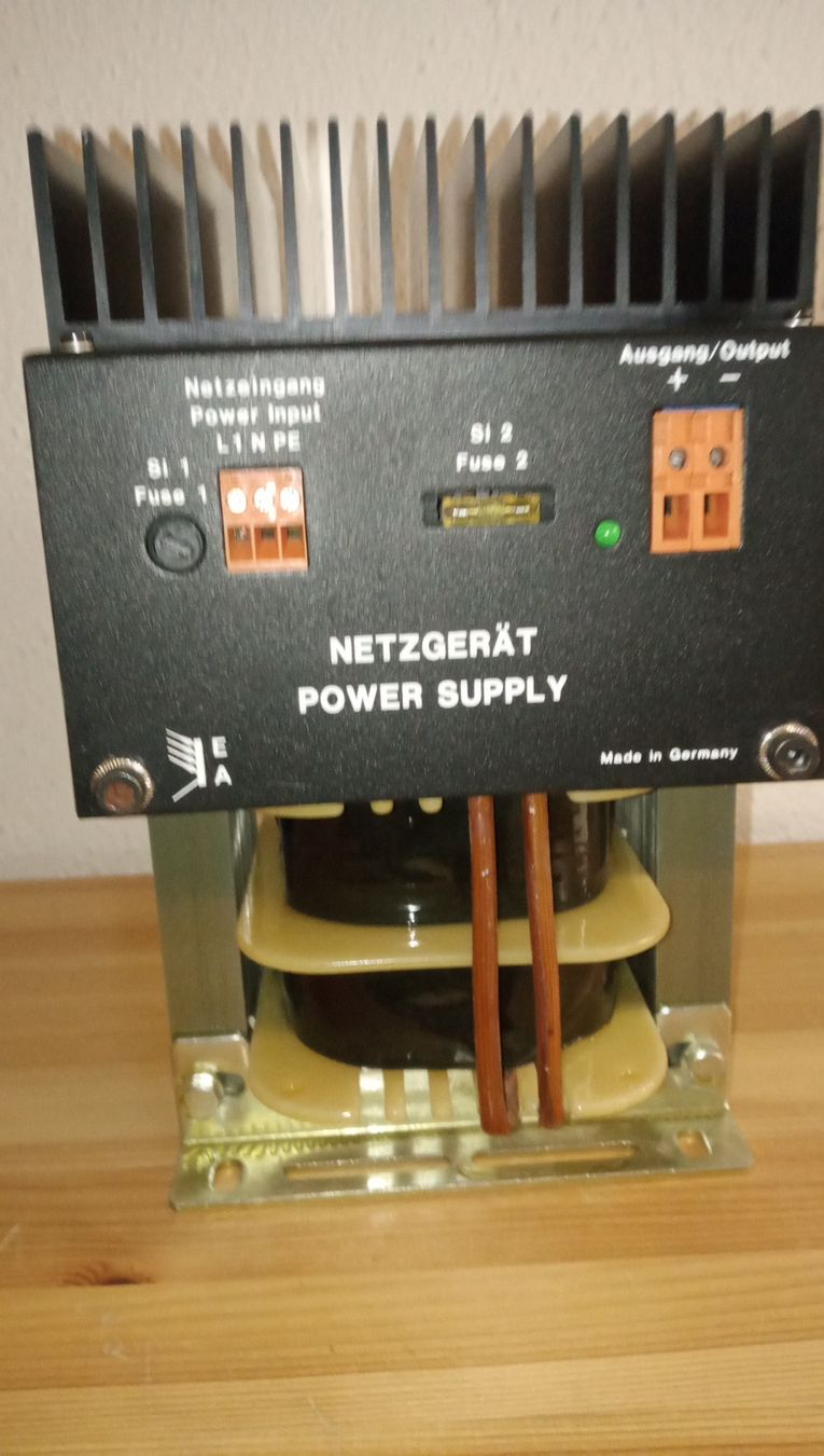 Stromzufuhr: netzgerät 230 v – Gebraucht aus Fehren von eri_mr9c 1