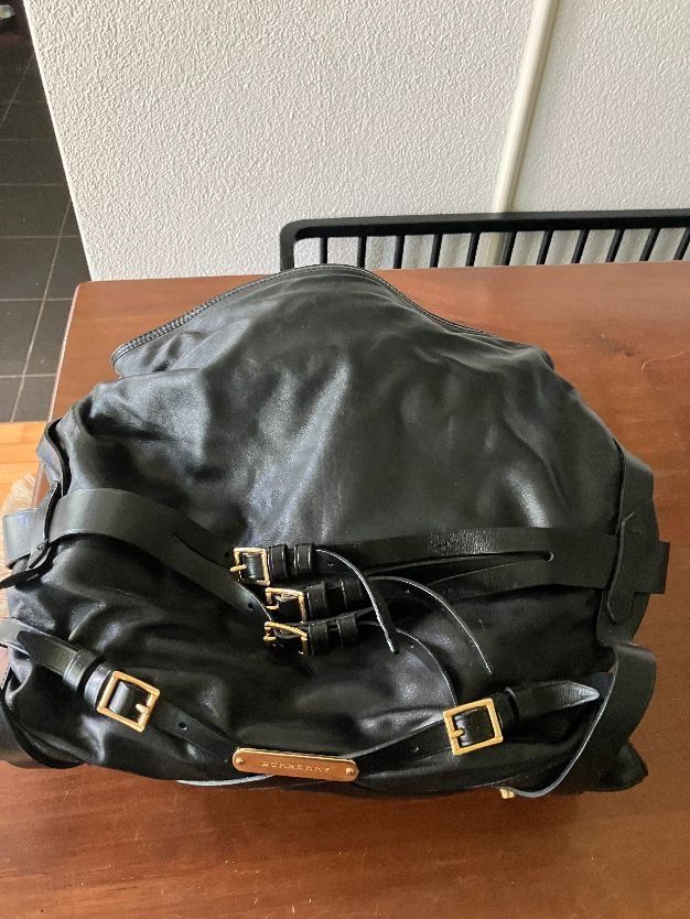 Burberry Sacs femmes: Burberry Handtasche schwarz – D'occasion à Zürich par tancredi