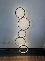 LED Stehlampe schwarz Ringdesign 