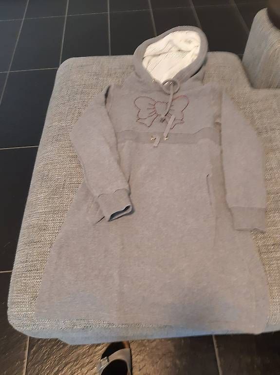 Lotti & Set di vestiti: vestiti vari per bambina 10-12 anni – Usato da Basel venduto da aly_vxt9 4