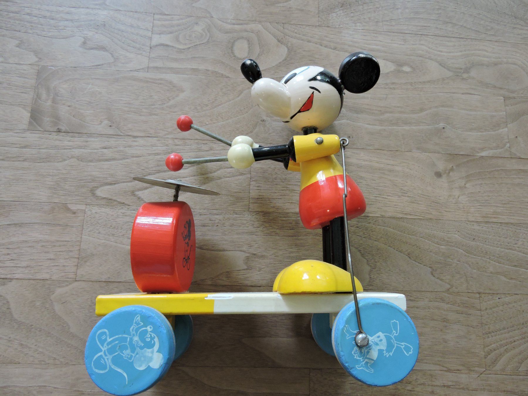 Disney Giocattoli: Micky Maus antikes Holzspielzeug – Usato da Neuenkirch venduto da tomtom72111 1
