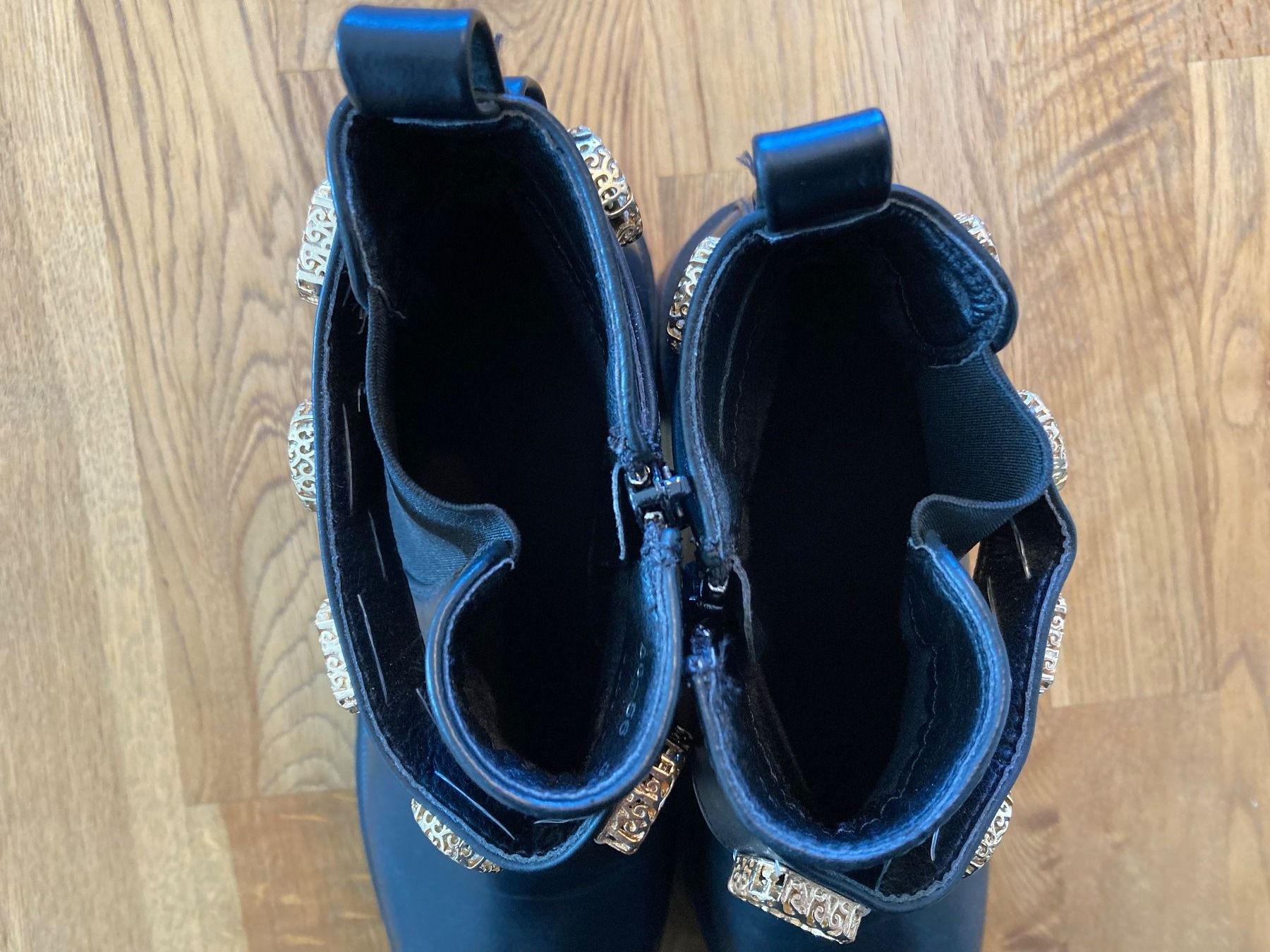Scarpe da donna: Stiefeletten 39 mit Strass einmal getragen – Usato da Wängi venduto da Kaesli 3