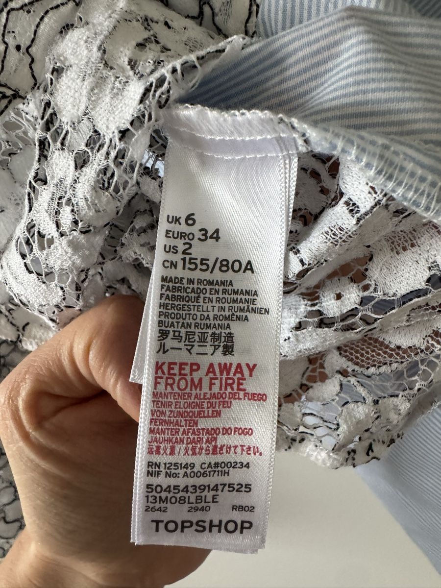 Topshop Camicette: Spitzen Bluse, Gr. 34, blau/weiss, neuwertig – Nuovo (secondo la descrizione) da Zürich venduto da ERueff 3