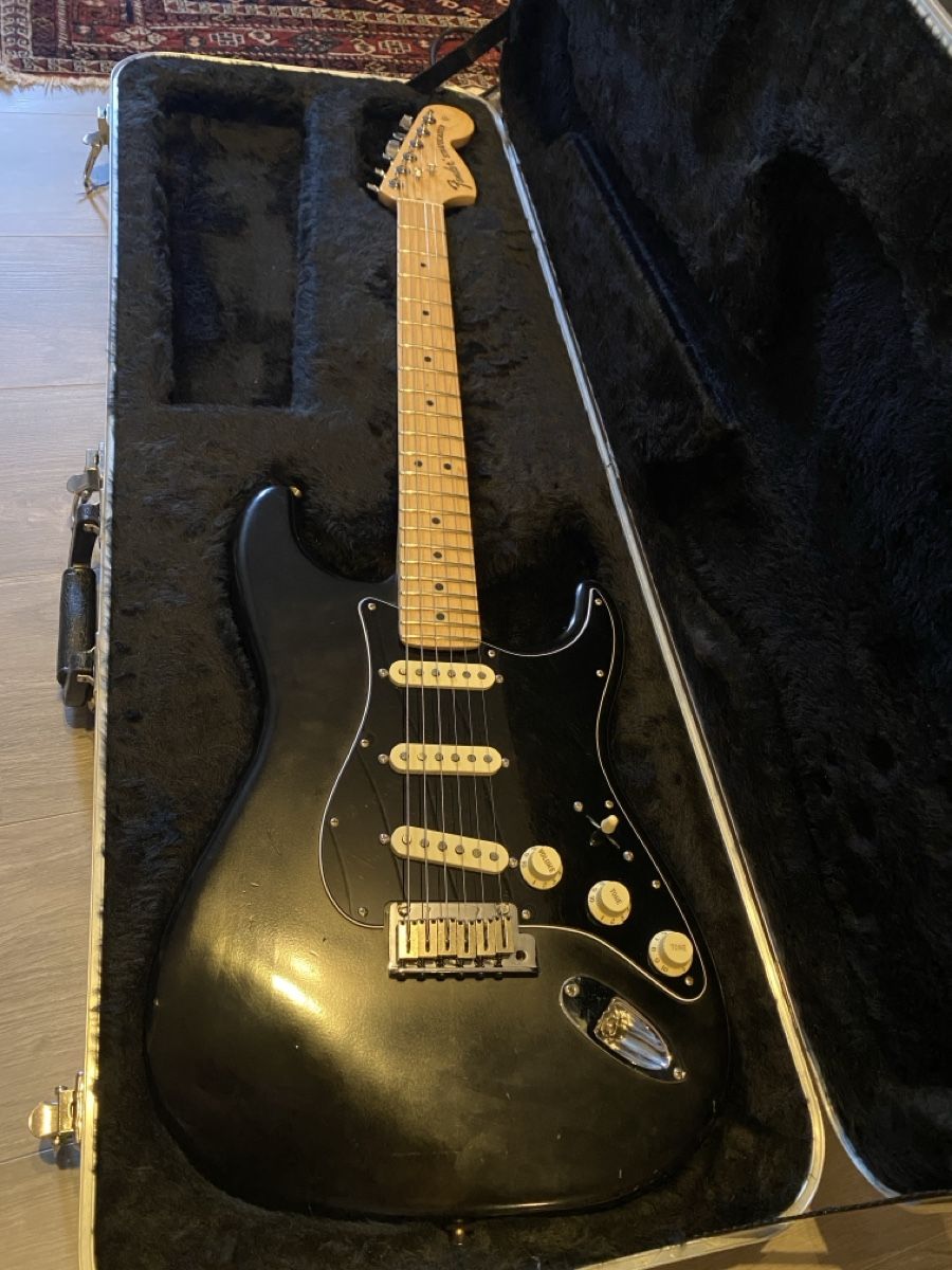 Strumenti musicali: Fender Stratocaster US modifiée  – Usato da Les Charbonnières venduto da bap_s68x