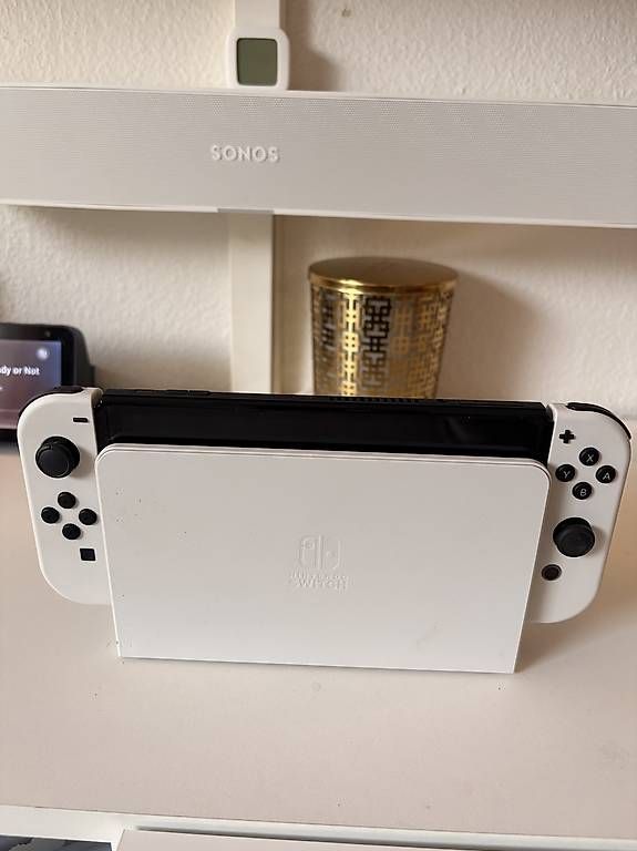 Konsolen: Nintendo Switch Oled (neuwertig )  – Gebraucht aus Forch von sja_gs5d