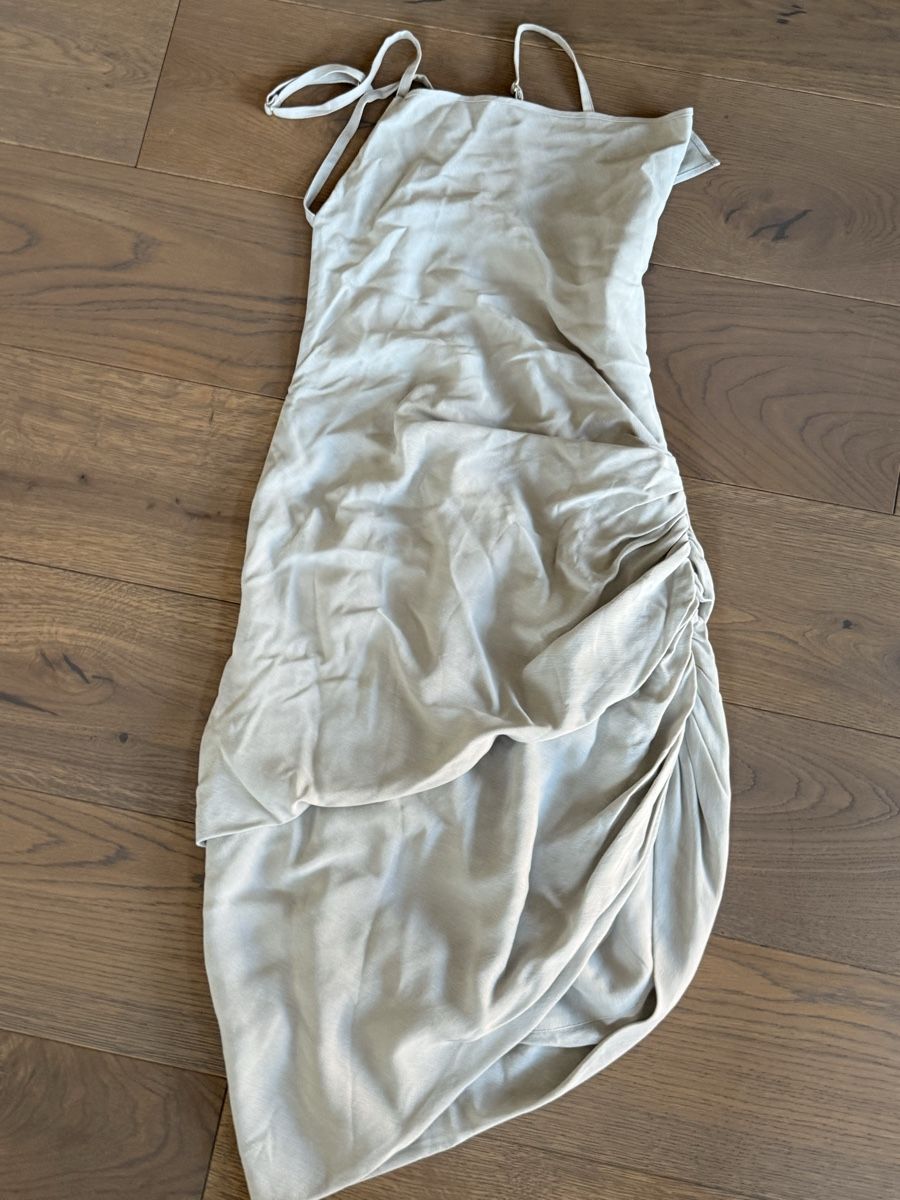 Jacquemus Vestiti: Jacquemus Dress light grey size M excellent condition – Usato da Zürich venduto da Bellinka23 7