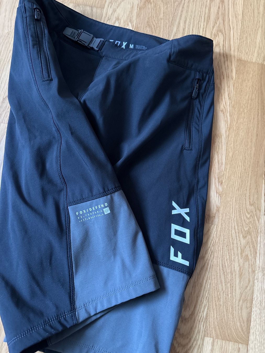 Fox Pantalons: Damen Fox Defender Bikeshorts M – Neuf (Voir description) à Rünenberg par ZwergLi100 1