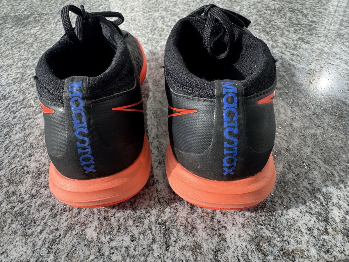 Nike Scarpe per ragazzi: Nike Turnschuhe Macistax Grösse 37,5 – Usato da Hirzel venduto da Marmar88 1