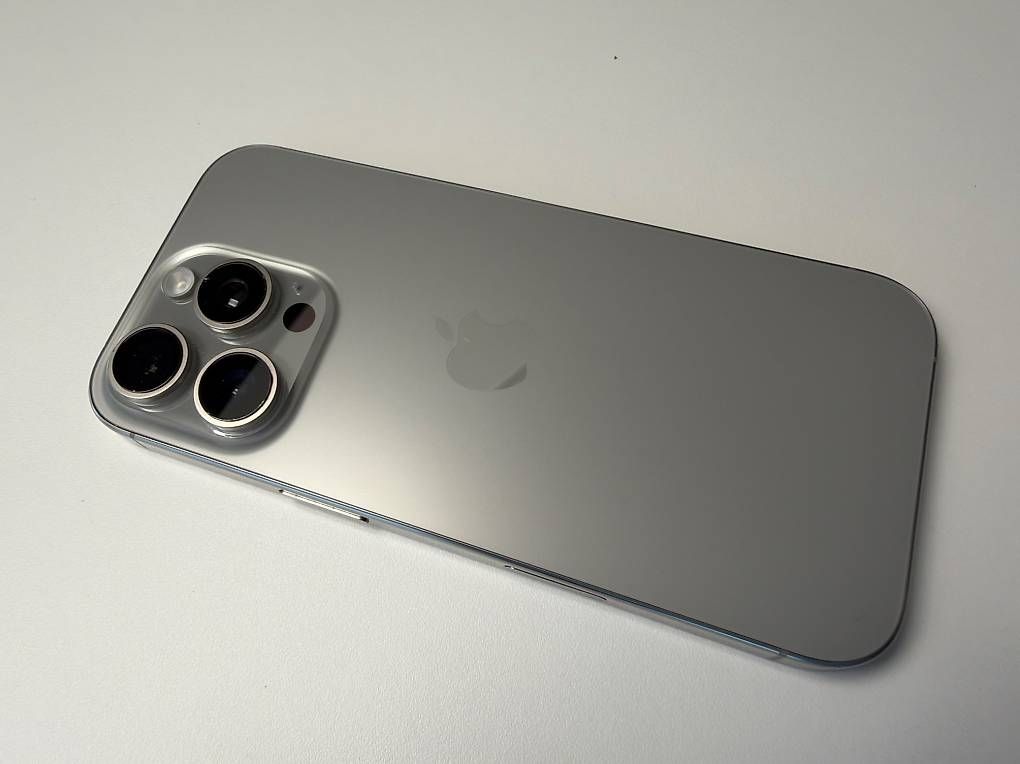 Handys / Smartphones: Iphone 16 pro 256GB batterie 97% – Gebraucht aus Vevey von col_9xgq 2