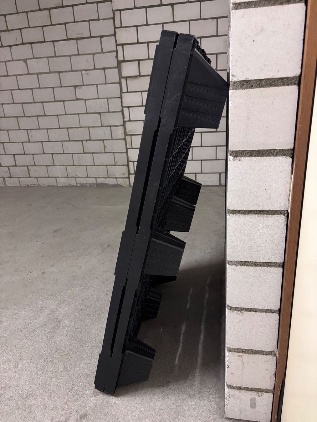 Pallets: Kunststoffpalette 80cm x 120cm – Usato da Adliswil venduto da Pkraemer 1