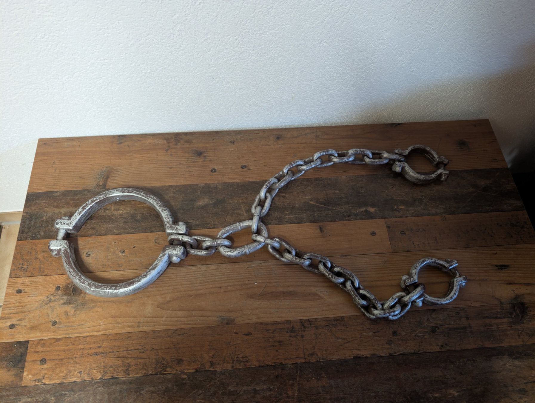 Catenine: Die Gefangenen-Kette des Häftlings – Usato da Neuenhof venduto da mlw_w98j