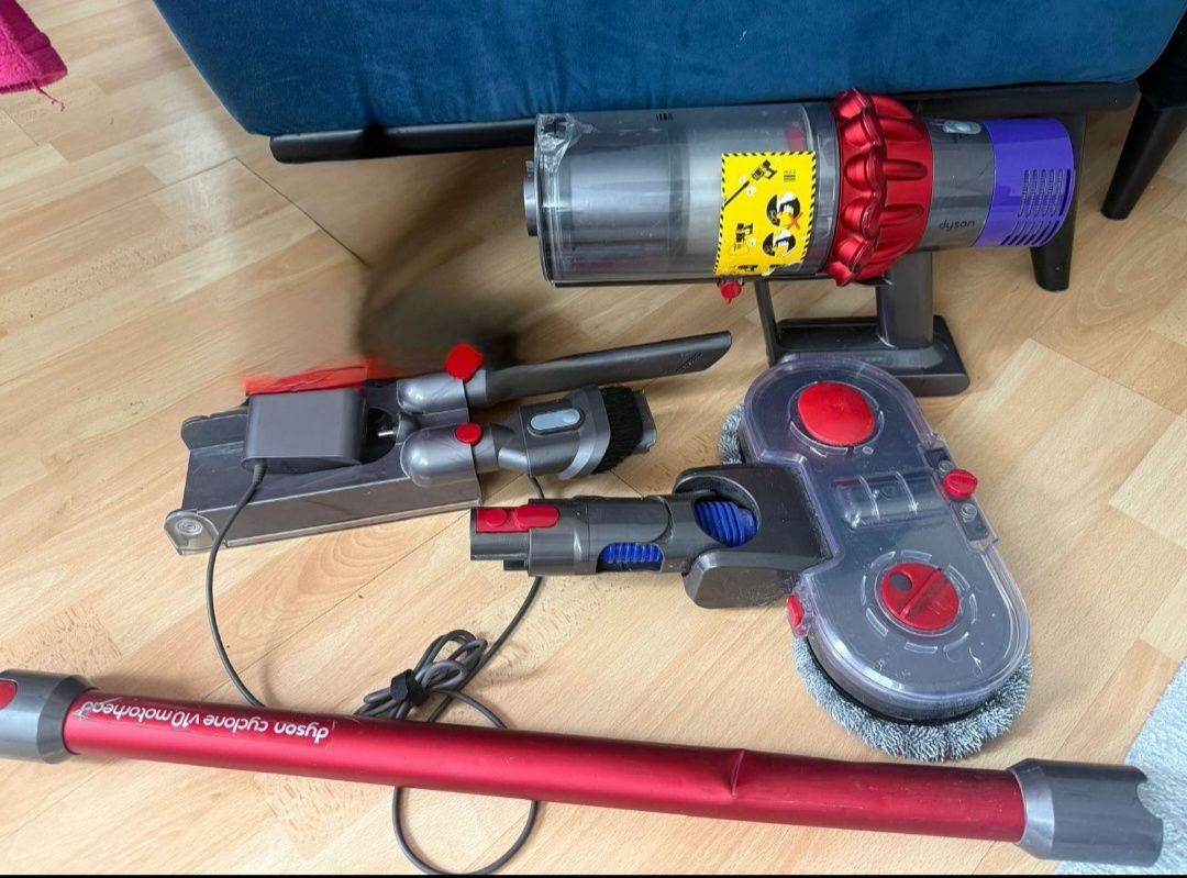 Dyson Staubsauger & Zubehör: Dyson V10 – Gebraucht aus Ebikon von alevk78 3