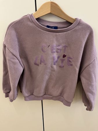 Pullover Okaidi lila Aufdruck C'est la vie Grösse 104