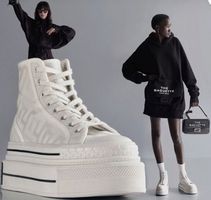 Fendi Sneakers  .37
