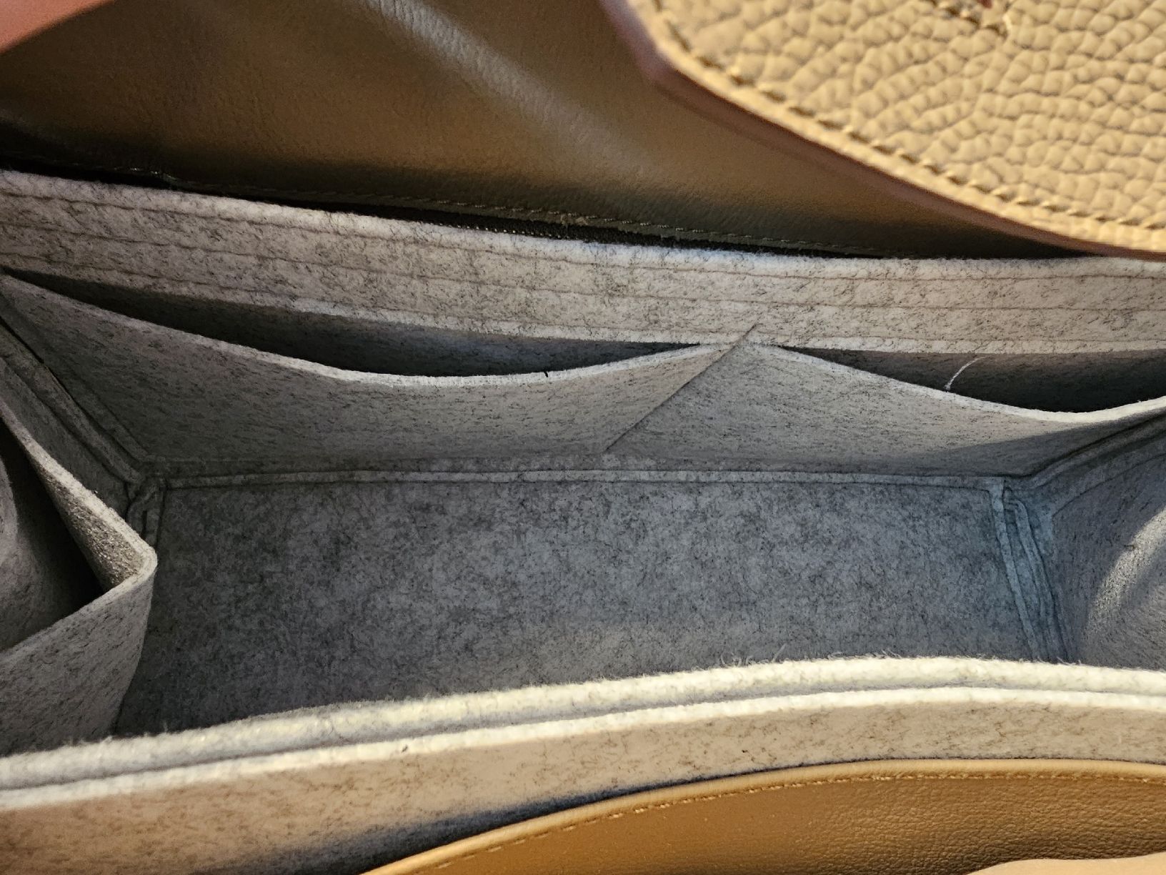 Taschen: Ledertasche 35cm – Neu (gemäss Beschreibung) aus Oberwil BL von 007re 6