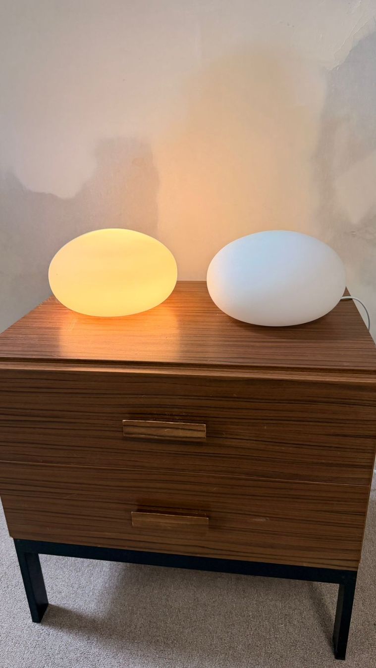Lampade: Space Age Tischlampe in Kieselsteinform Opalglas, 2x – Usato da Rickenbach ZH venduto da Der-Insider 9
