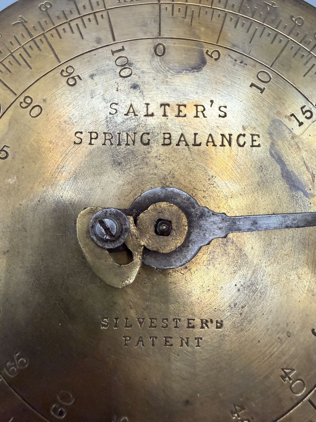 Waagen und Gewichte: Antike Hängewaage Salter`s Spring Balance – Gebraucht aus Ueberstorf von Brocandi 1