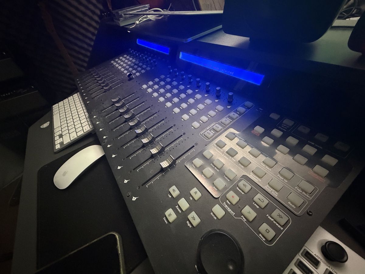 Icon Console di mixaggio: Icon qcon pro G2 + Ex – Usato da Corbeyrier venduto da ant_2r6l 1