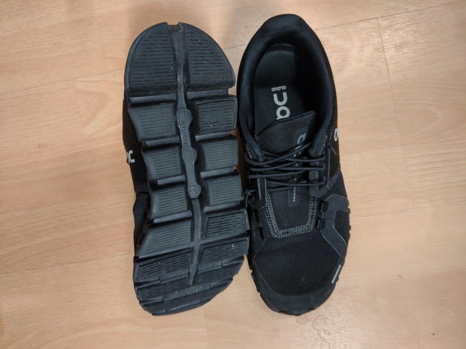 On Damenschuhe: ON Schuhe Damen – Gebraucht aus Montlingen von Nikita-Sidney 2