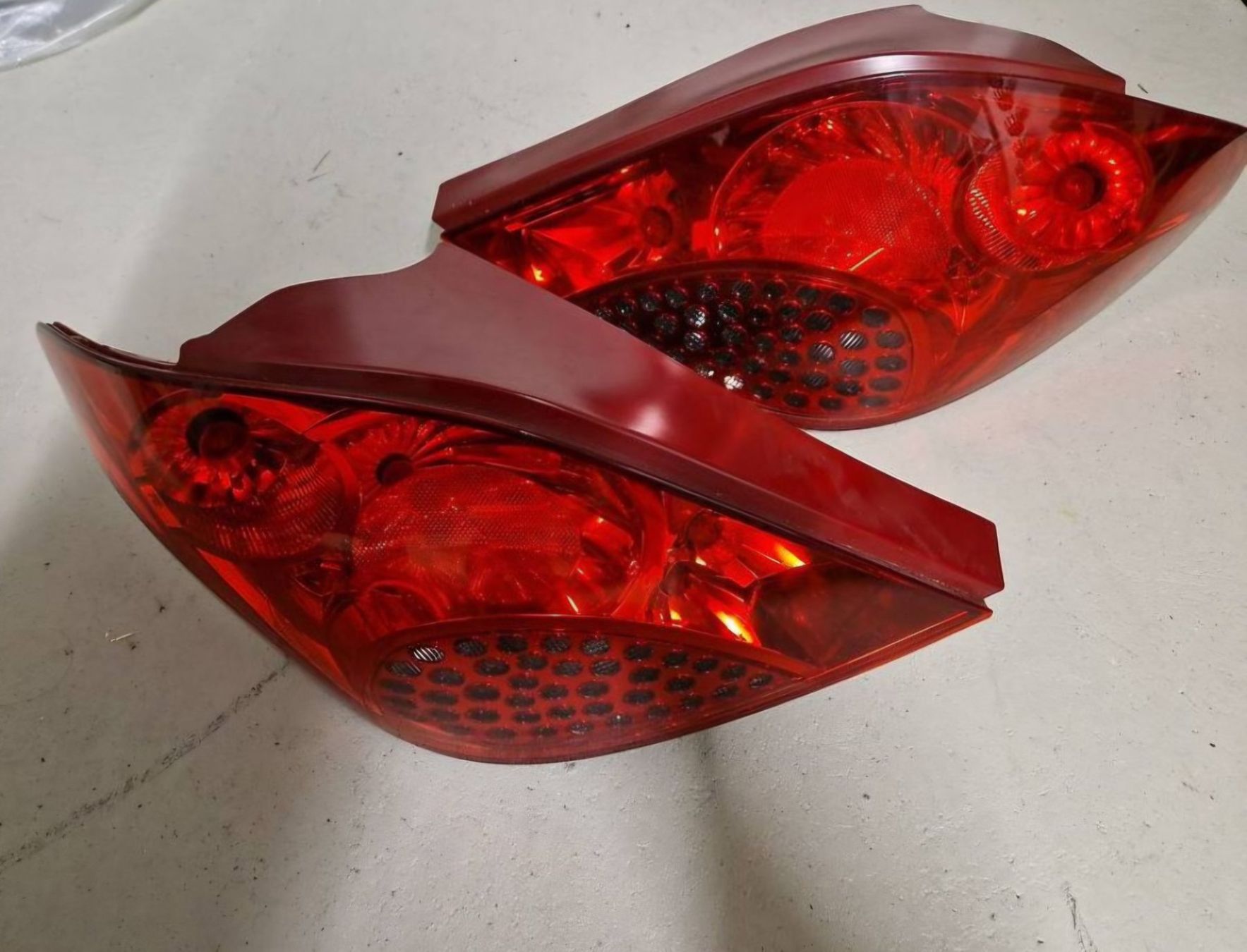Peugeot Tutti pezzi di ricambio auto: Rückleuchten Peugeot 207 – Usato da Dino venduto da campana2004