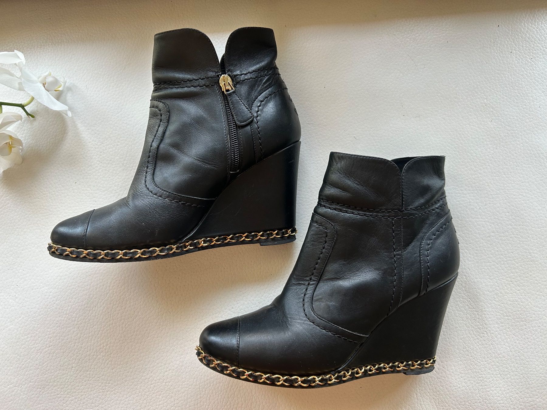 Chanel Scarpe da donna: Chanel ankle boots (37C) – Usato da Rüschlikon venduto da Tey_sl 2