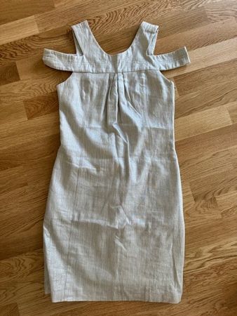 Elegantes Kleid Gr 34 cue glänzendes Silber wie neu