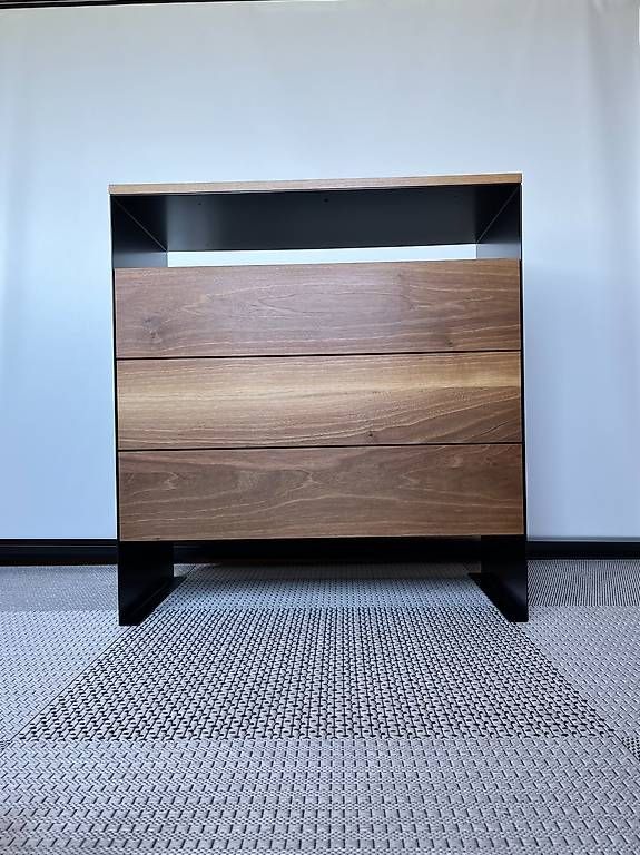Cassettiere: Nussbaum Kommode in Schreinerqualität – Nuovo (secondo la descrizione) da Schlossrued venduto da Hunziker_93 2