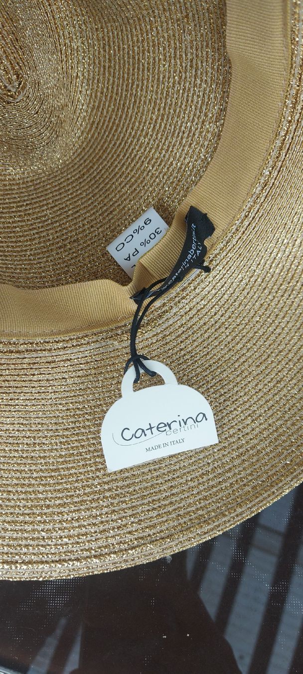 Copricapi, berretti & cappellini: Der Hut und Korbtasche. – Nuovo (secondo la descrizione) da Plasselb venduto da Mabischer 1