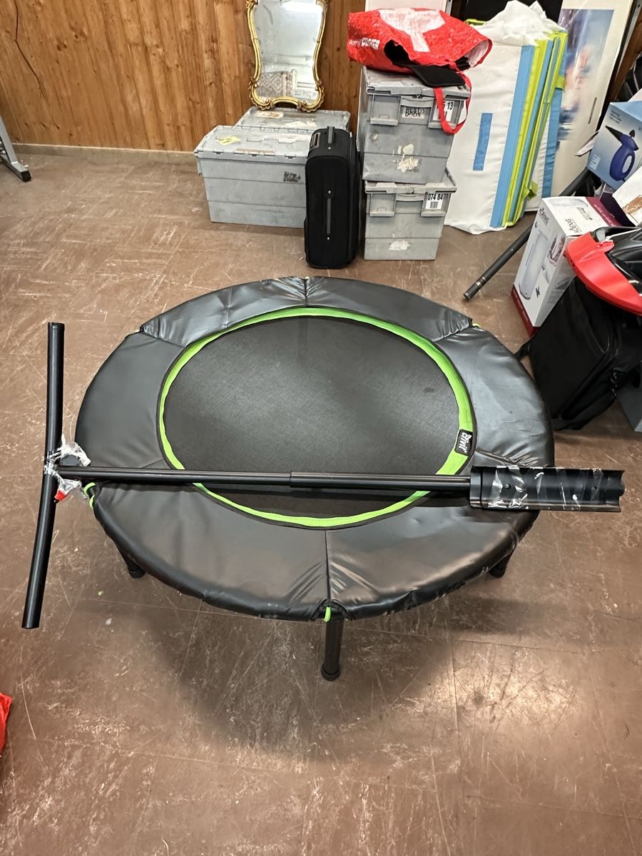 Trampolines: Trampolin – D'occasion à Riehen par Hamohaustechnik