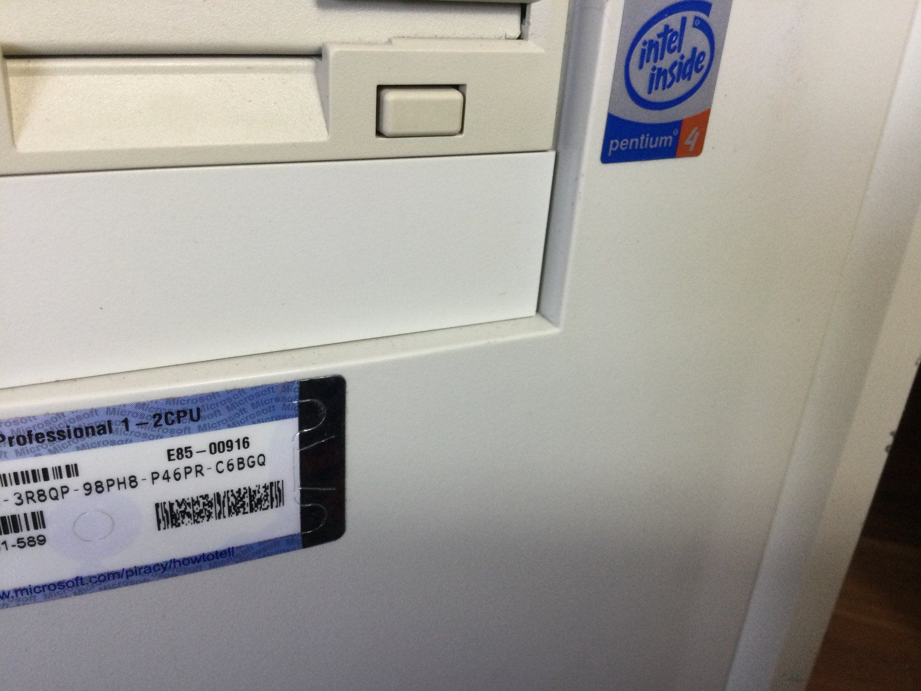 PC: Gebrauchter Retro PC Pentium 4 – Usato da Wangen SZ venduto da kuriosum12 1