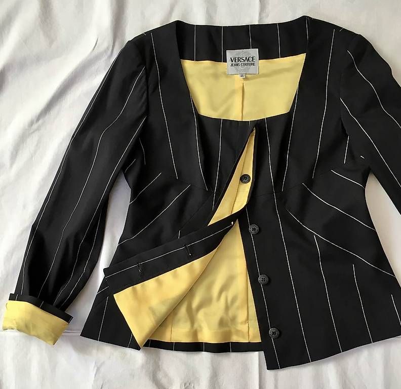 Completi & Tailleur: A vendre ensemble pantalon Versace vintage – Usato da Montreux venduto da flo_j5cb 1