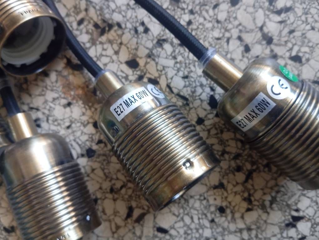 Lampadari & plafoniere: 5 Lampenfassungen – Usato da Basel venduto da Petergunn 3