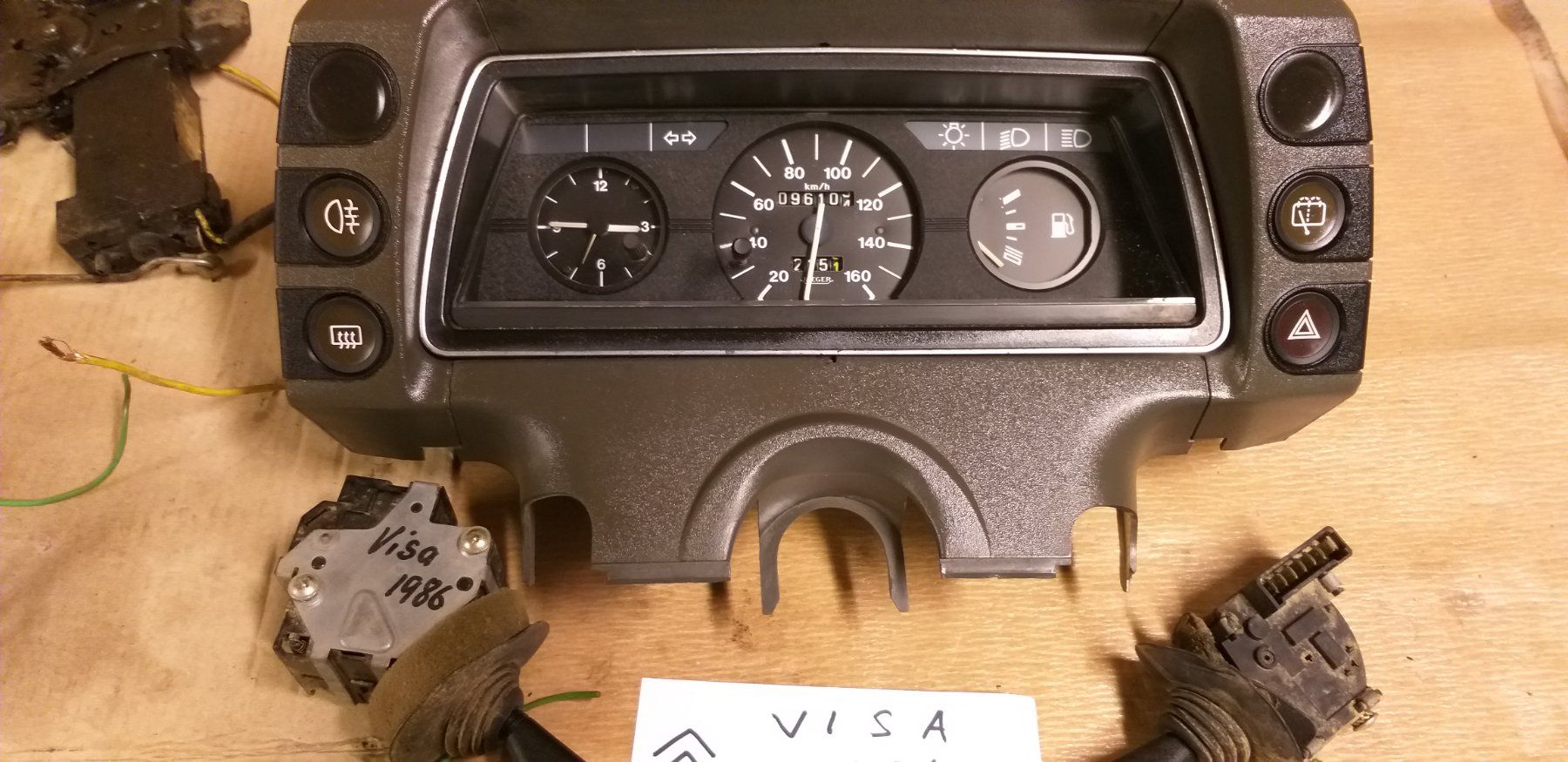 Citroën Tutti pezzi di ricambio auto: CITROEN BX + VISA  DIVERSES PIECES  OLDTIMER / DIVERSE TEILE – Usato da cortébert venduto da rlv 4