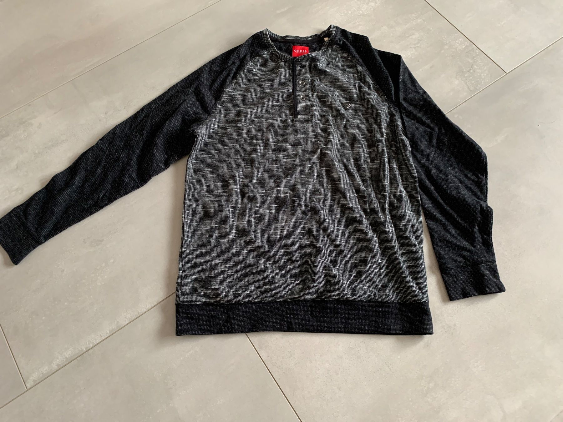Guess Pulls & Sweat-shirts: Pullover GUESS Gr. 50 – Neuf (Voir description) à Zuzwil SG par Ibohaus