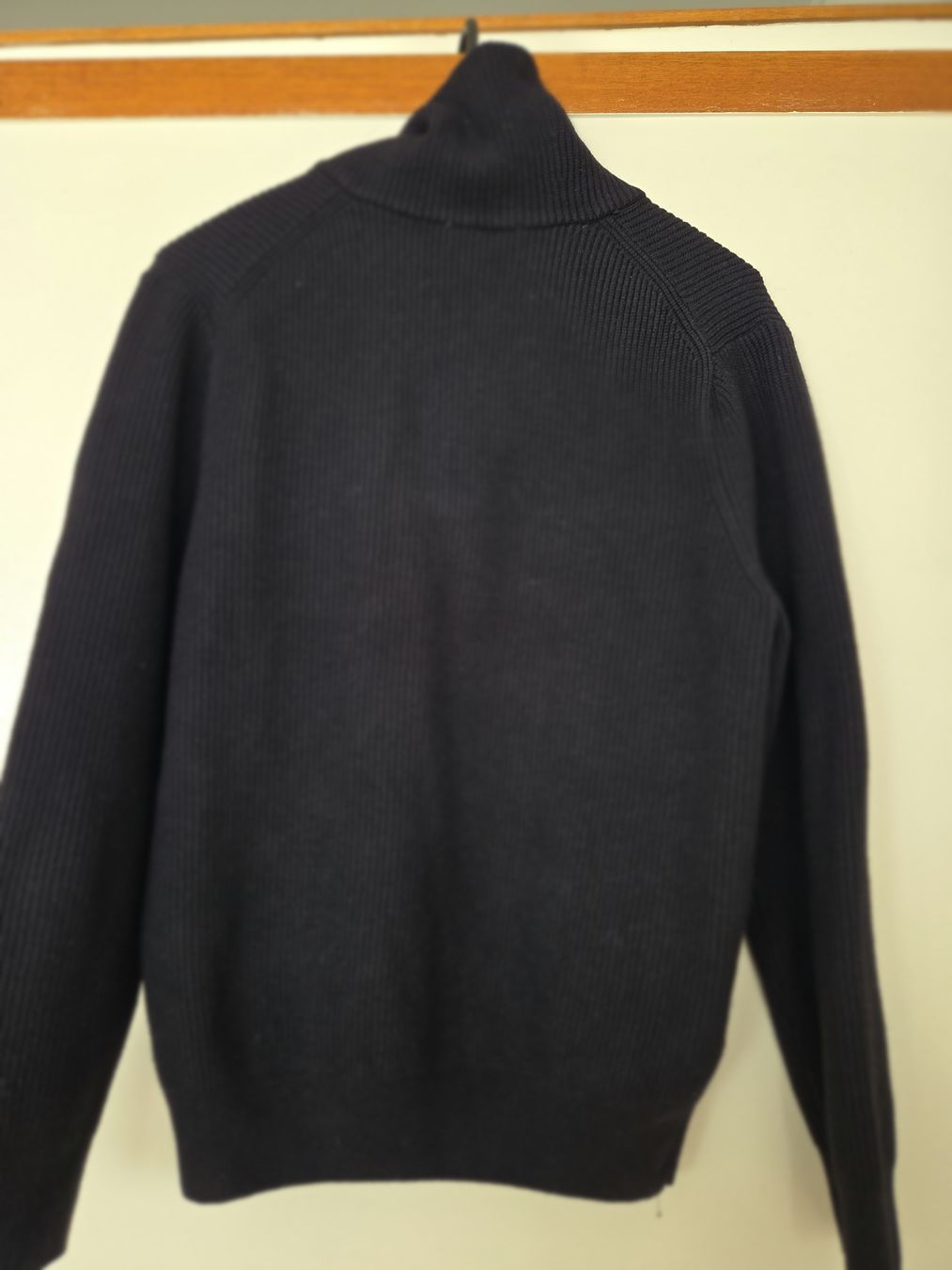 Mango Pullover & Sweatshirts: Pull Mango homme taille S, 35.- – Gebraucht aus Meyrin von kor_2hd7 1