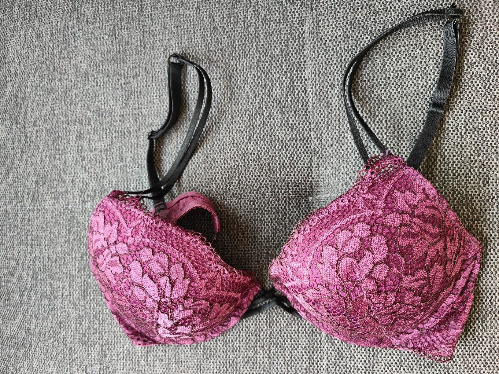 Altra biancheria intima: La Senza bra 75C – Nuovo (secondo la descrizione) da Meyrin venduto da Muchacho7 2