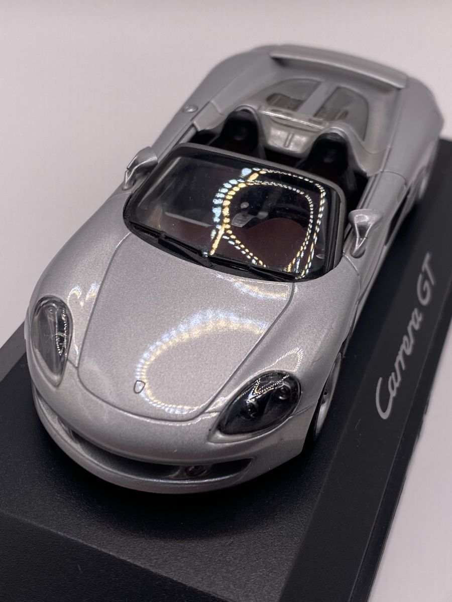 Minichamps Modellini d'auto: Minichamps Porsche Carrera GT Silber Modellauto Displaybase – Nuovo (secondo la descrizione) da Kirchberg BE venduto da swiss_slab 2
