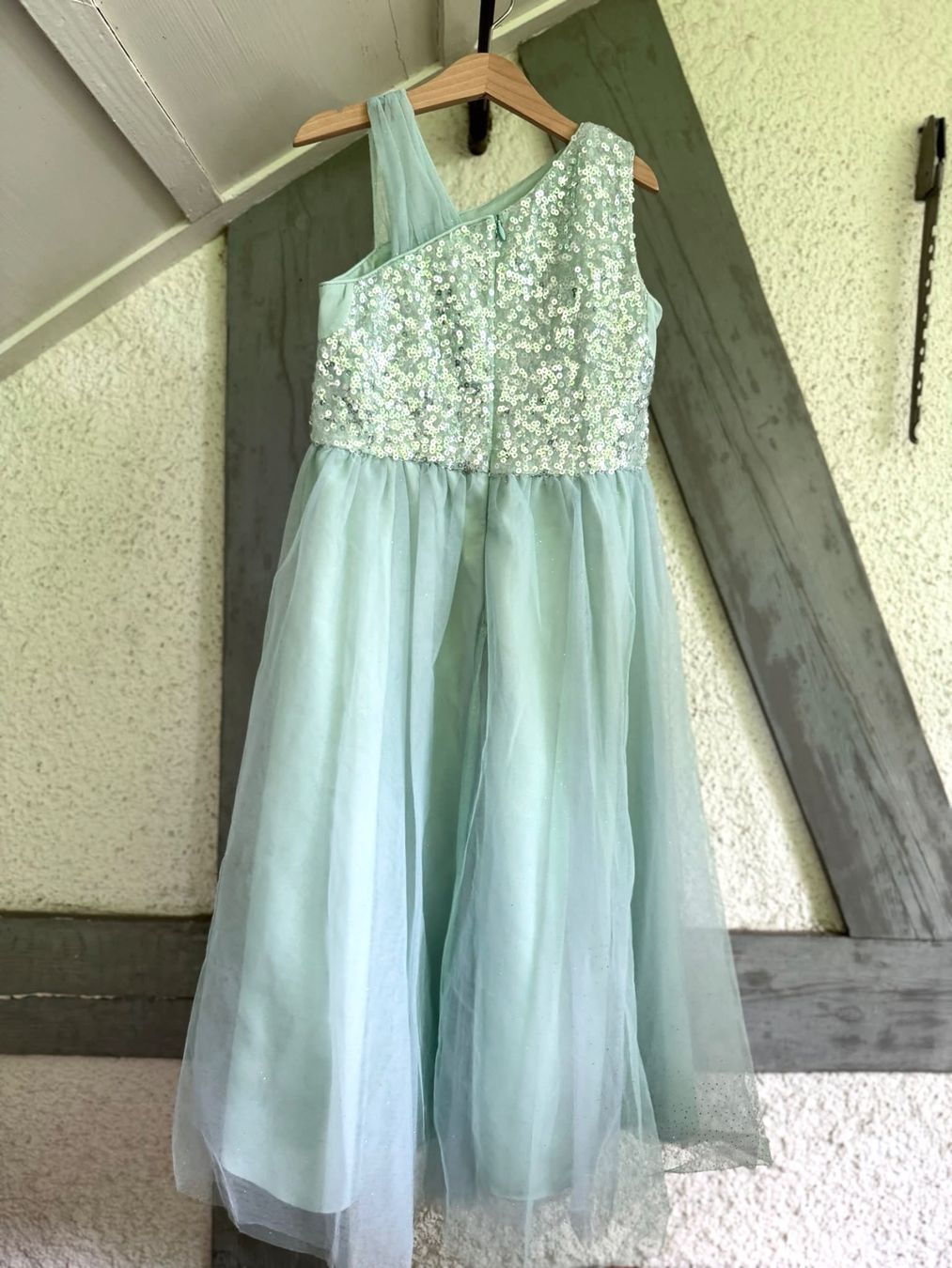 Vestiti & Gonne: Mädchenkleid mit Pailletten Gr. 128 – Usato da Gümligen venduto da cla_k57n