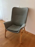 Sessel mit hoher Rückenlehne