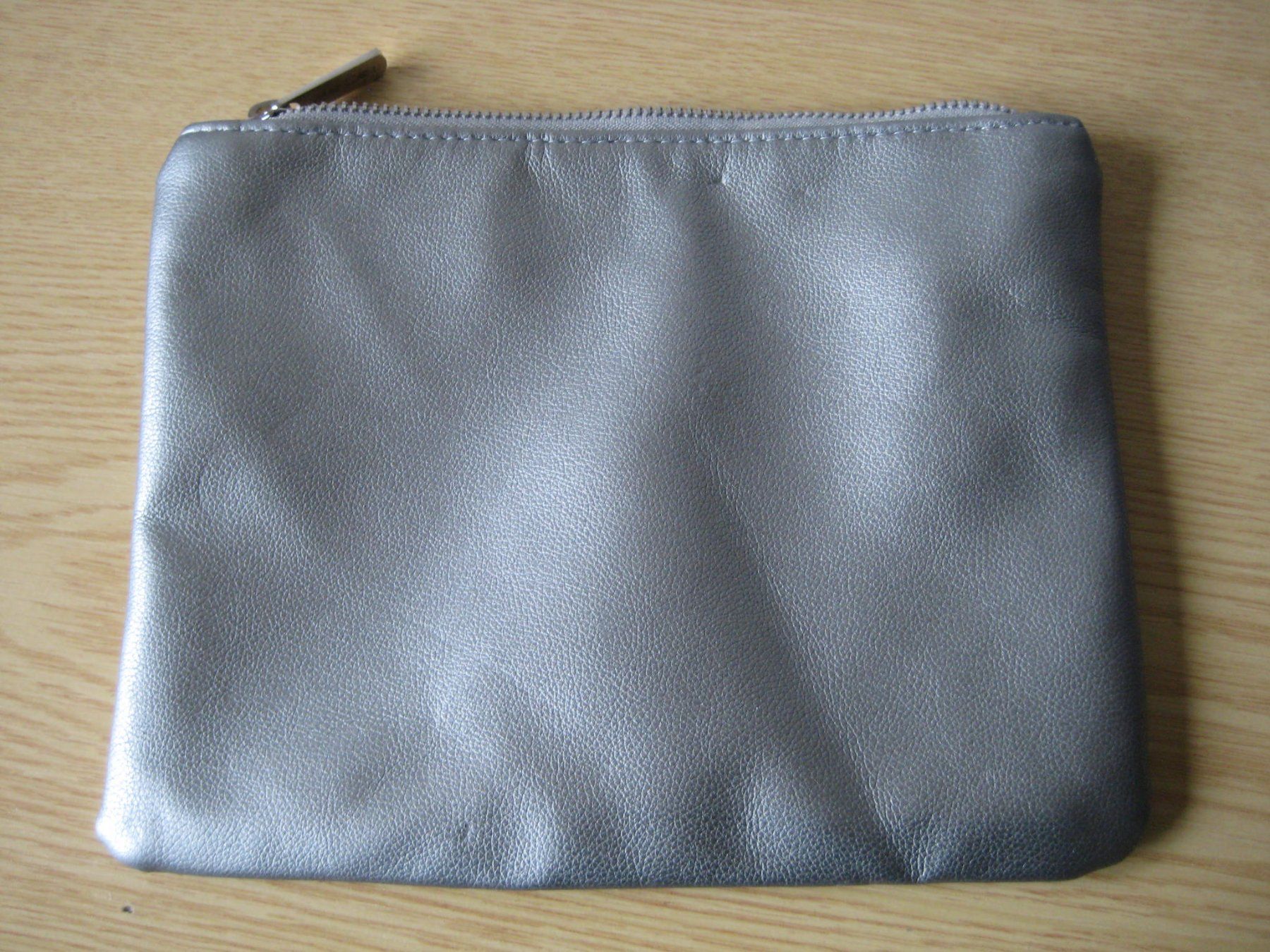 Sacs femmes: Silberne Handtasche – D'occasion à Greifensee par Janali01 1