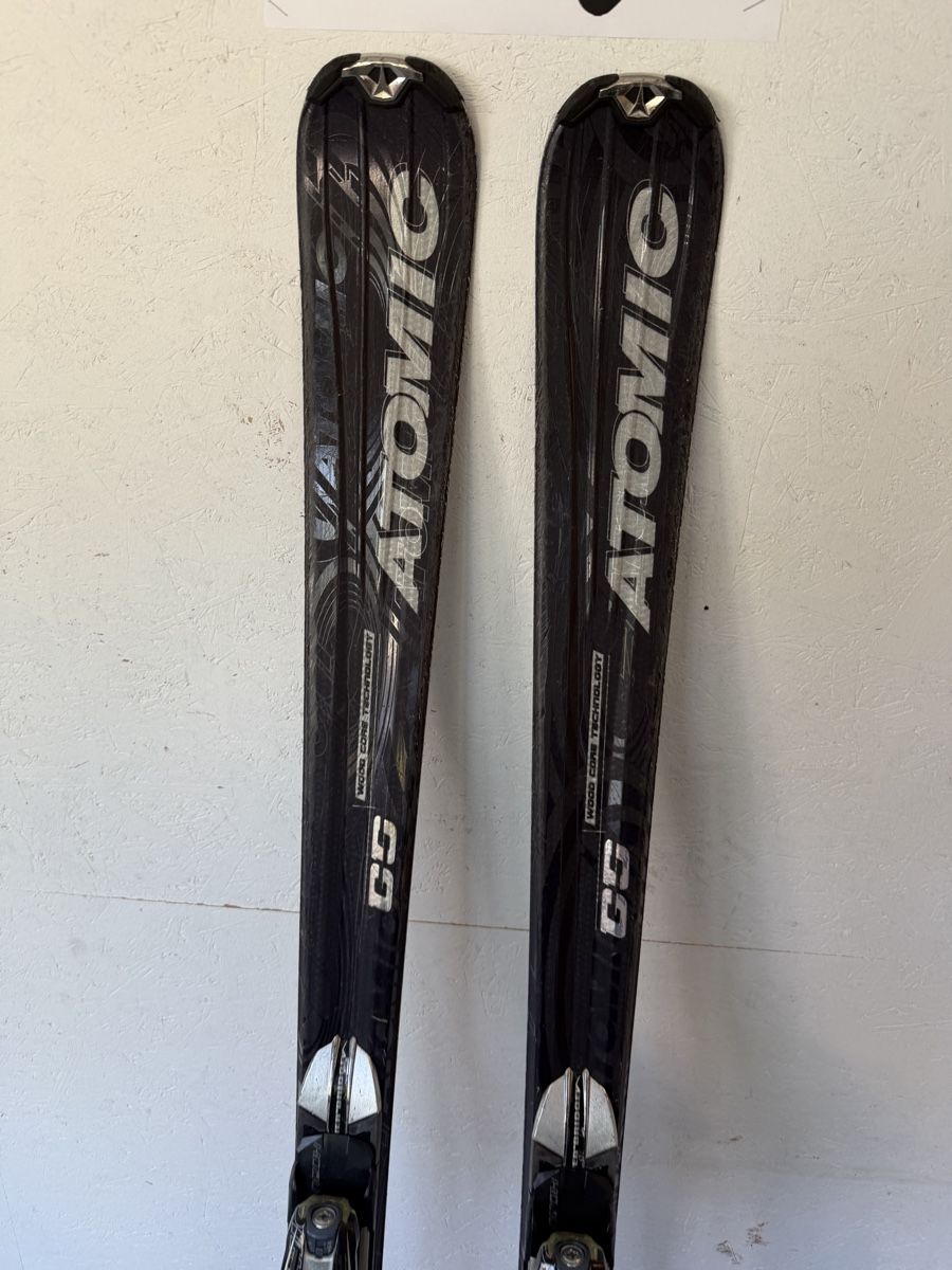 Atomic Skis: Atomic ski 169cm – Gebraucht aus Murten von Ski-Outlet 1