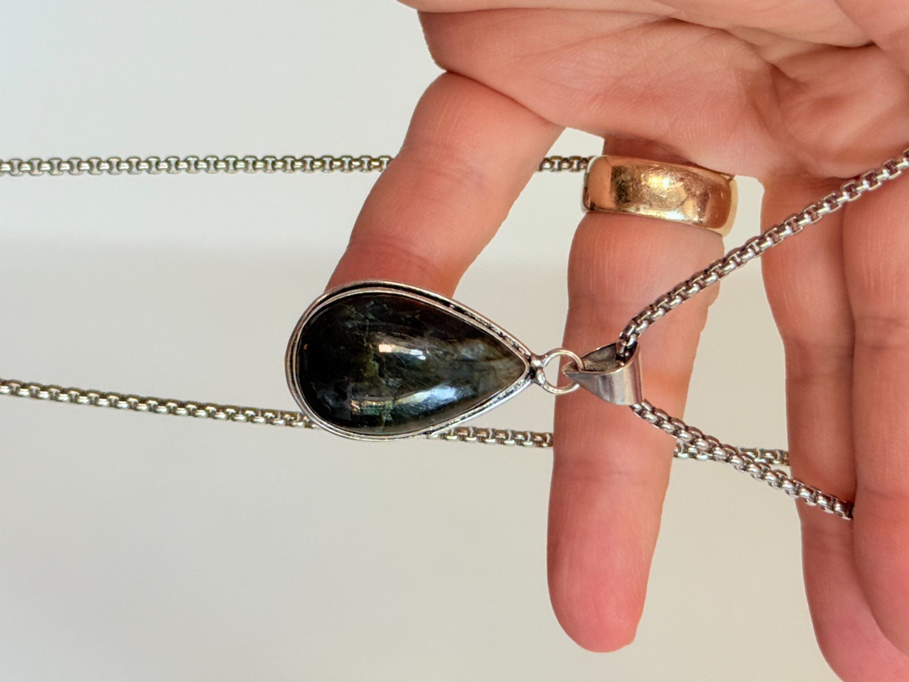 Catenine: Collier vintage avec pendentif pierre Labradorite – Nuovo e nell'imballaggio originale da Genève venduto da AWWA 6