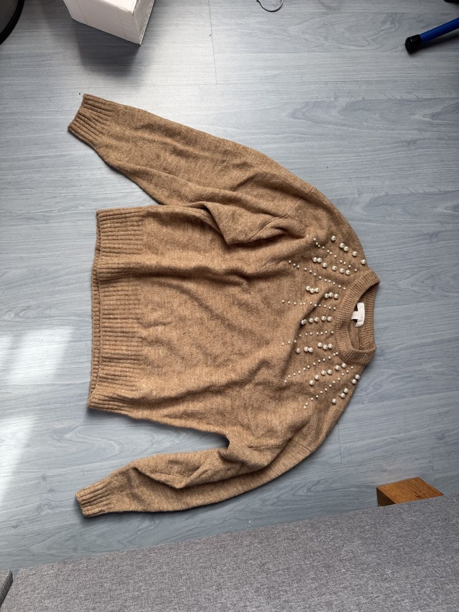 Maglioni & Felpe: Eleganter Strickpullover mit Perlen, Grösse S – Usato da Wallisellen venduto da car_w72g 1